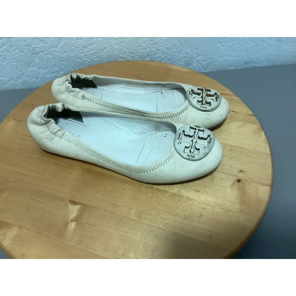 Tory Burch Ballet Flats Women 7 Cream Leather Reva Medallion Scrunch Back